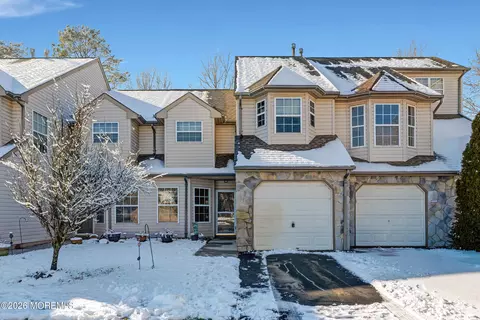 2802 Greenspire Ct, Toms River, NJ 08755