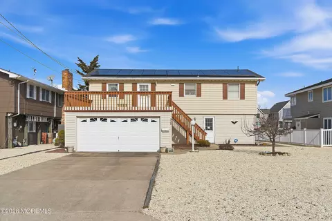 329 W 5th St, Ship Bottom, NJ 08008
