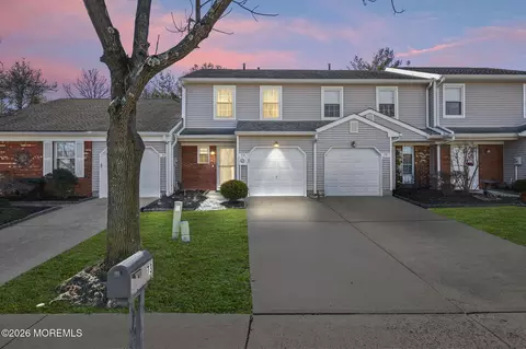 73 Holly Dr, Eatontown, NJ 07724