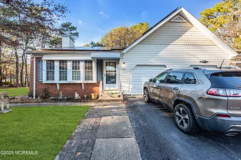 2 Easton Ct # A, Whiting, NJ 08759