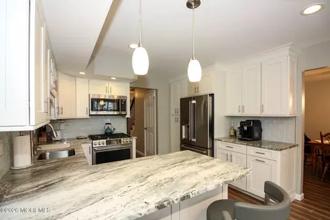 Kitchen - 14 Kiwi Loop, Howell, NJ 07731 photo 2 of 4
