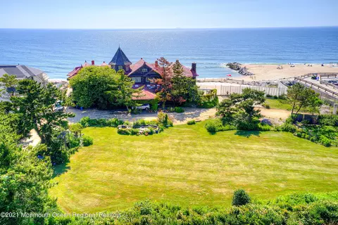 35 Ocean Ave, Monmouth Beach, NJ 07750