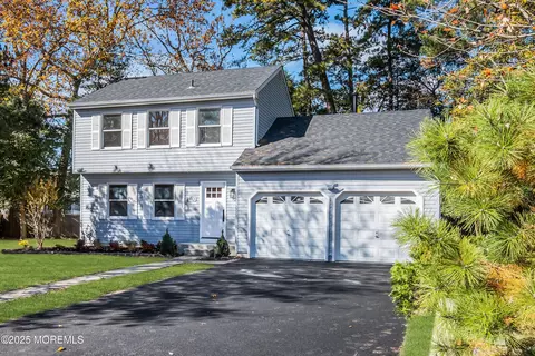 132 Holly Ct, Little Egg Harbor, NJ 08087