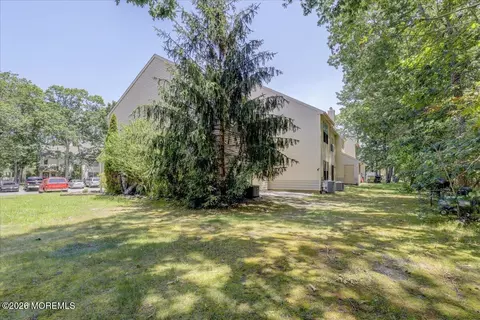 Exterior - 95 Azalea Cir, Jackson, NJ 08527 photo 7 of 15