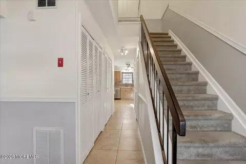 Entry Way - 95 Azalea Cir, Jackson, NJ 08527 photo 3 of 11