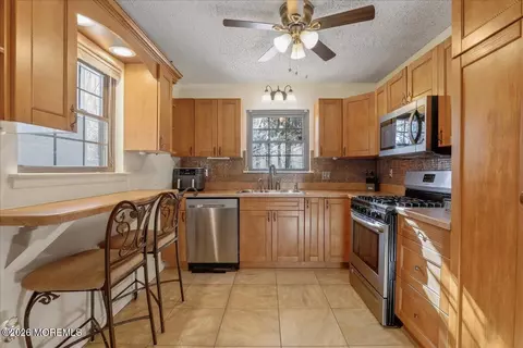 Kitchen - 95 Azalea Cir, Jackson, NJ 08527 photo 1 of 2