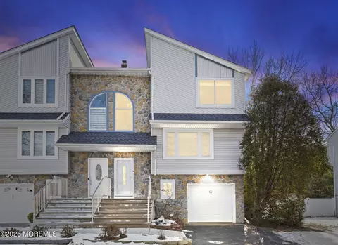45 Lone Star Ln, Manalapan, NJ 07726