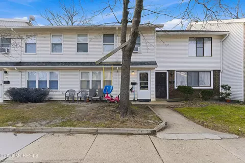 172 Williamsburg Ln, Lakewood, NJ 08701