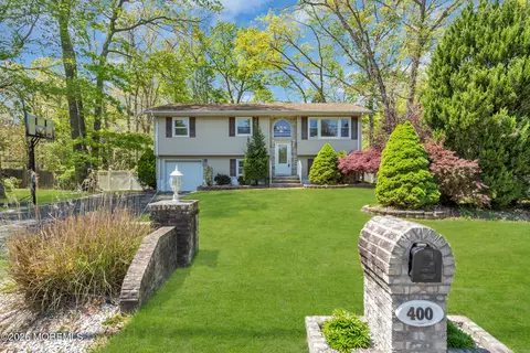 400 Diamond Rd, Jackson, NJ 08527