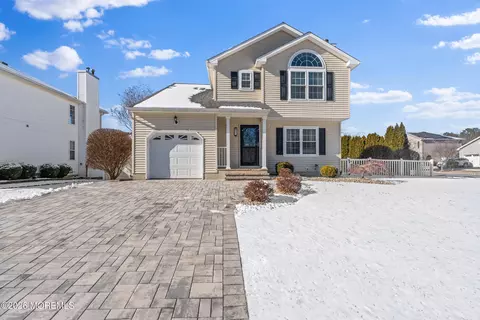 47 Sun Hollow Rd, Howell, NJ 07731