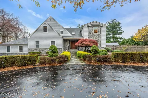22 Hickory Ln, Freehold, NJ 07728