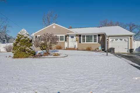 209 Winchester Dr, Brick, NJ 08724
