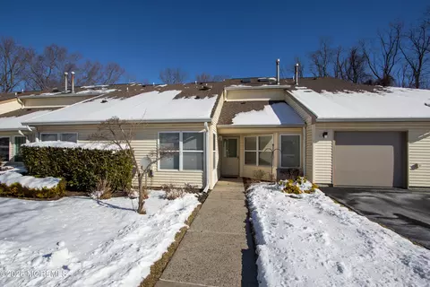 75 Aspen Ave, Englishtown, NJ 07726