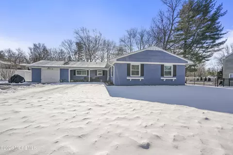 22 Forman Ln, Manalapan, NJ 07726
