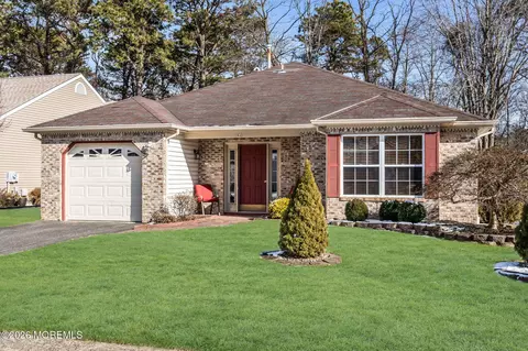 94 Sleepy Hollow Dr, Brick, NJ 08724