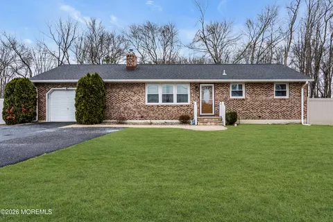 130 Pointville Rd, Pemberton, NJ 08068