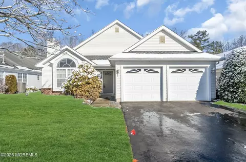 72 Rosewood Dr, Lakewood, NJ 08701