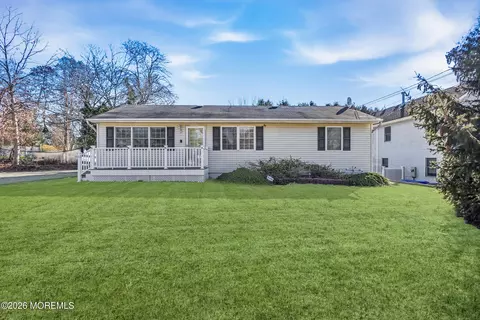 12 Michele Dr, Toms River, NJ 08755