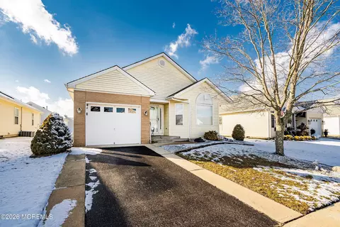 70 Winterton Dr, Toms River, NJ 08757