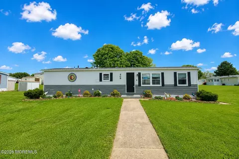 509 Rosalind Rd, Freehold, NJ 07728