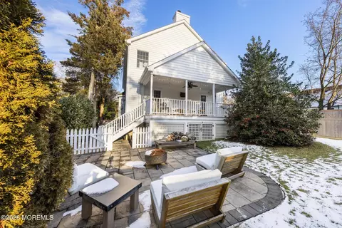 Exterior - 224 Fair Haven Rd, Fair Haven, NJ 07704 photo 6 of 6