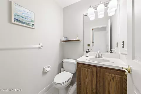 Bath - 224 Fair Haven Rd, Fair Haven, NJ 07704 photo 1 of 5