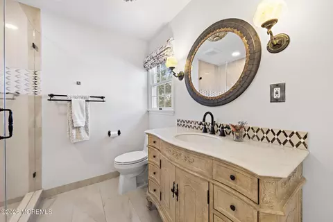 Bath - 224 Fair Haven Rd, Fair Haven, NJ 07704 photo 3 of 5