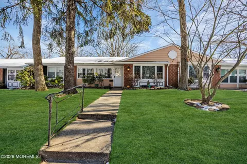 617 Huntington Dr # C, Lakewood, NJ 08701