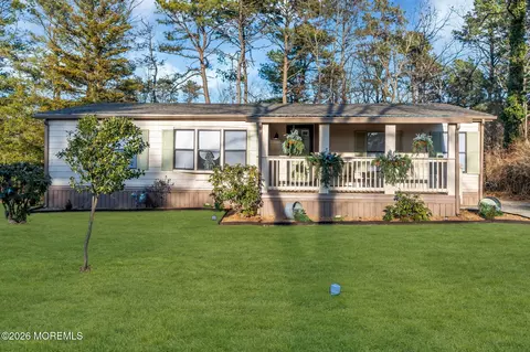 11 Casey Ct, Barnegat, NJ 08005