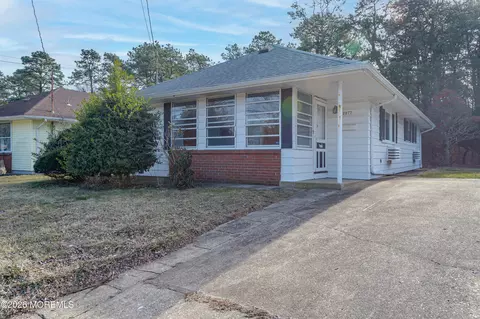 2277 Hovsons Blvd, Toms River, NJ 08753