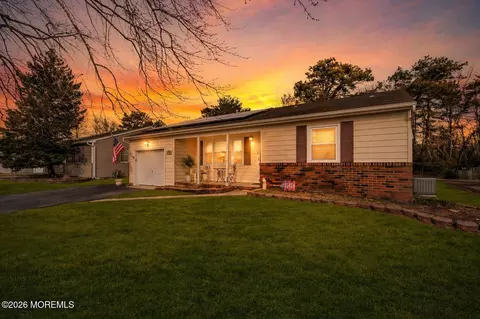 86 Northumberland Dr, Toms River, NJ 08757
