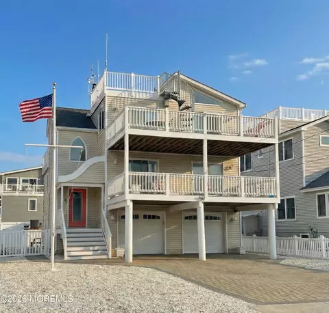 5 W 20th St, Long Beach Township, NJ 08008