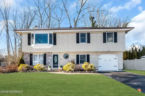 21 Cliffwood Dr, Neptune City, NJ 07753