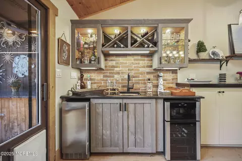 Kitchen - 846 William Dr, Brielle, NJ 08730 photo 1 of 7