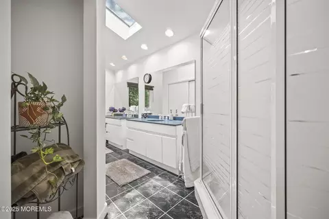 Bath - 846 William Dr, Brielle, NJ 08730 photo 1 of 5