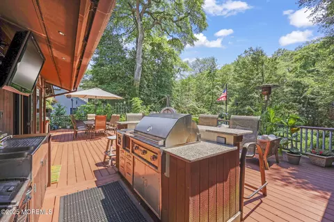 Exterior - 846 William Dr, Brielle, NJ 08730 photo 2 of 20