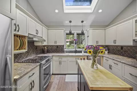 Kitchen - 846 William Dr, Brielle, NJ 08730 photo 4 of 7