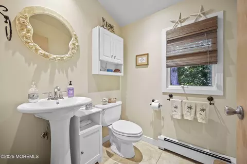 Bath - 846 William Dr, Brielle, NJ 08730 photo 5 of 5