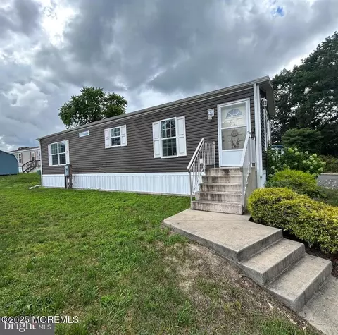 701 7th St, Jackson, NJ 08527