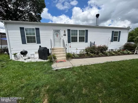 814 North St, Jackson, NJ 08527