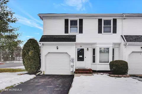 72 Carriage Ln, Englishtown, NJ 07726