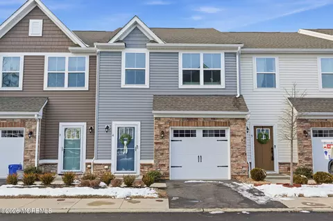 4 Athens Way, Cliffwood, NJ 07721