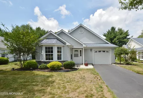 2386 Torrington Dr, Toms River, NJ 08755