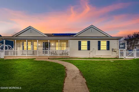 148 Compass Rd, Manahawkin, NJ 08050