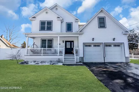 237 Neptune Ave, Beachwood, NJ 08722