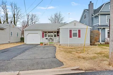 813 W Laurel Ave, Point Pleasant Beach, NJ 08742
