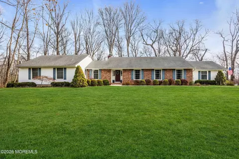 7 Flora Dr, Holmdel, NJ 07733