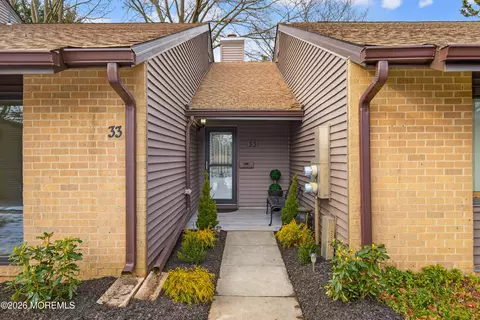 33 Claremont Ct, Red Bank, NJ 07701