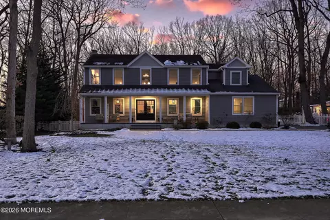 18 Hemlock Dr, New Egypt, NJ 08533