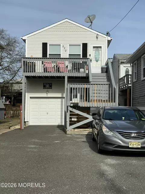220 Lincoln Ave, Seaside Heights, NJ 08751